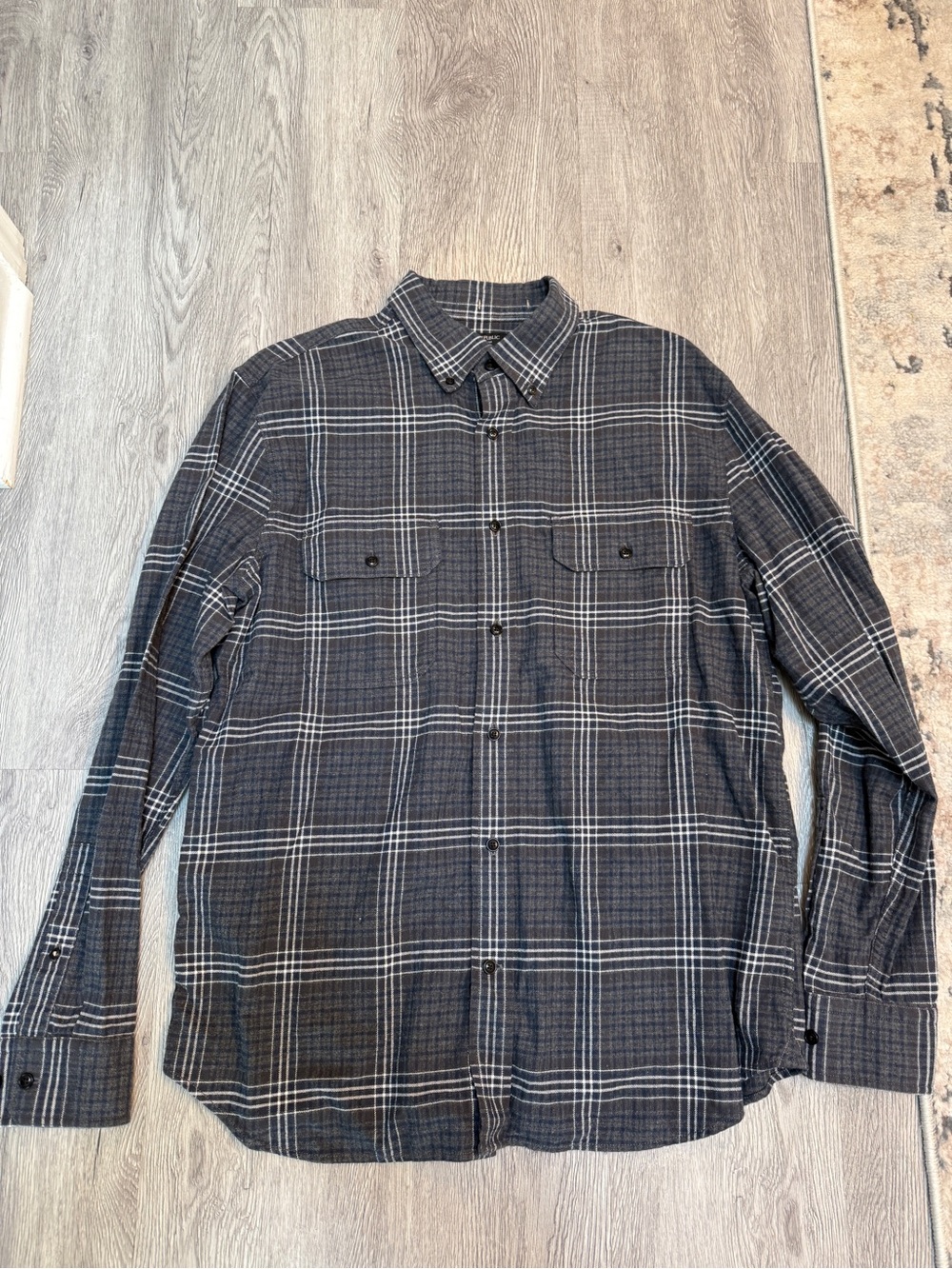 BANANA REPUBLIC UNTUCKED Fit Men Large Organic Cotton Gray Plaid Button Shirt